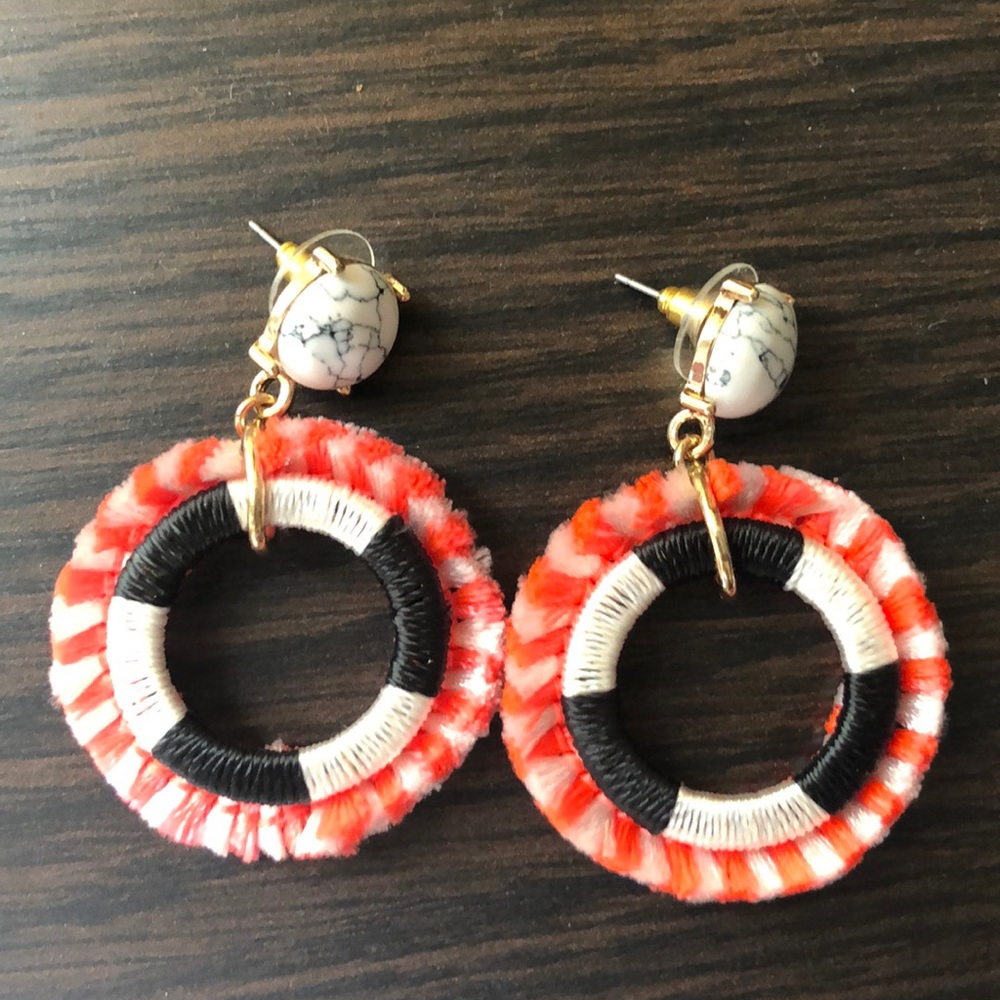 Statement earrings - Picture 4 of 5